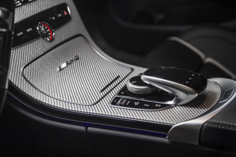 Детали интерьера Mercedes-AMG C63 S (W205) 2018 года  (NA) (фото 9 из 40)